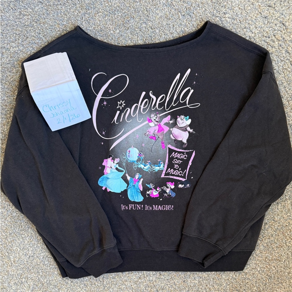 Cinderella sweatshirt adult size L